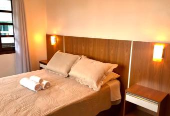 Solar das Flores apto 06 allows 18 year olds to book a room