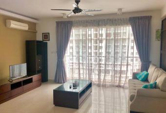 Spacious Studio Condo near The Curve & IKEA Damansara allows 18 year olds to book a room