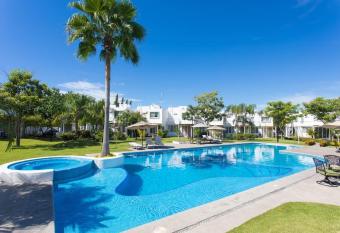 Paradise home with pool, Beach at 10 min CTE14 has Balcony rooms