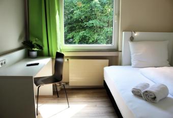 Rheinsteig Quartier by bestprice Hotels allows 18 year olds to book a room