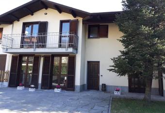 B&B Caselle has Balcony rooms