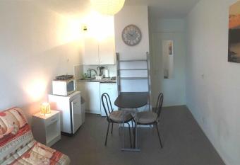 Studio BRITTANY allows 18 year olds to book a room