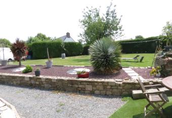 chambre d   h  te naturiste ou pas allows 18 year olds to book a room