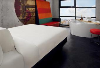 Inntel Hotels Amsterdam Landmark has Balcony rooms