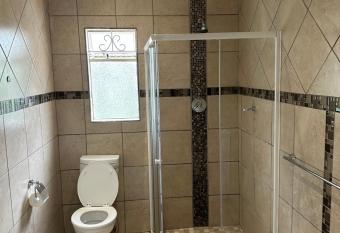 Caribe Accommodation and Conferences has rooms with a private hot tub