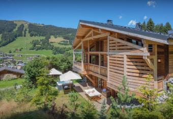 Chalet Behansa - OVO Network has Balcony rooms