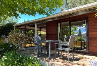Motuoapa Bay Chalets has Balcony rooms