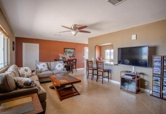 Sunlight Retreat has rooms with a private hot tub