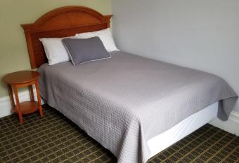 Perramont Hotel allows 18 year olds to book a room