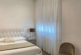 B&B La maison foggia has Balcony rooms