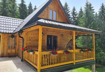 Brvnara Vukovine has Balcony rooms