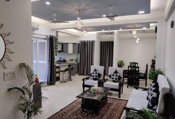 Anand s Aashiyana Homestay Room R2 has Balcony rooms