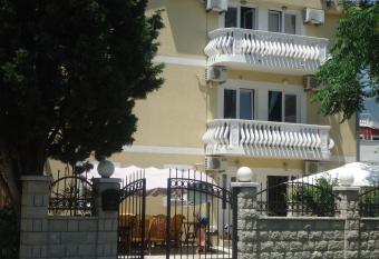 Apartments Beba Zalad has Balcony rooms