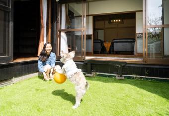                                                          4ldk                                                       allows 18 year olds to book a room