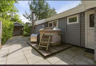 Lauwersmeer 120 has Balcony rooms
