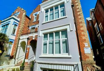 Sea Breeze Apartments allows 18 year olds to book a room