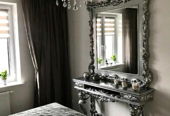 Apartament na Skrzypka allows 18 year olds to book a room