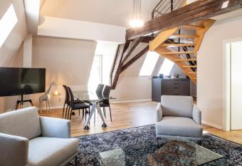 Boutique Hotel Dom - Rooms & Suites has rooms with a private hot tub