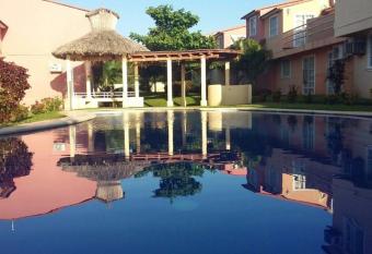Tu Casa de Playa en Ixtapa has Balcony rooms