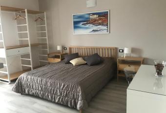 ATTICO LIVORNO Bed & Relax has Balcony rooms