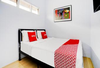 OYO 90237 Ar 20 Guest House Syariah allows 18 year olds to book a room