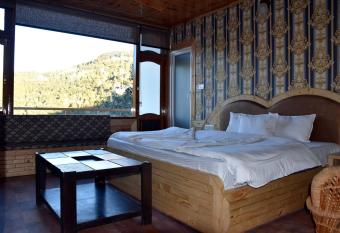 Rashal Homes has Smoking/Balcony rooms