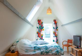 DC s Home has Balcony rooms