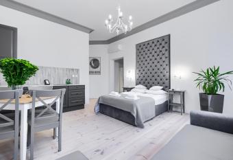 Aparthotel 1899 has Balcony rooms