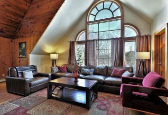 The Chalet on West Park by Killington Vacation Rentals has Balcony rooms