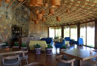 Hotel y Villas Los Pirules by Rotamundos allows 18 year olds to book a room