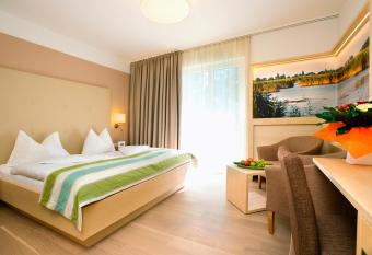 Hotel Wende has Balcony rooms