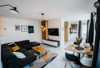 AH Mlynsk   Ba  ta I has Balcony rooms