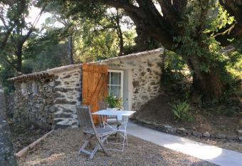 Les Hautes Roches has Balcony rooms