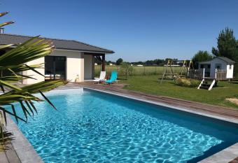 Lesberit allows 18 year olds to book a room