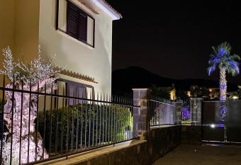 Villa Manzo-Pompei Vesuvius holiday house has Balcony rooms