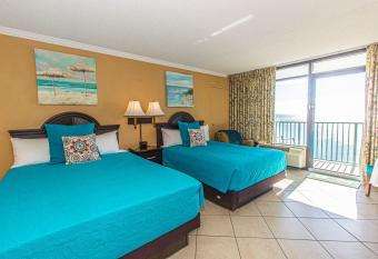 Oceanfront Studio Sand Dunes 1032 Perfect for 4 guests allows 18 year olds to book a room