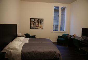 B&B Parigi has Balcony rooms