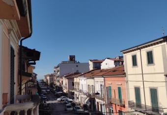 Mazzini Affittacamere has Balcony rooms