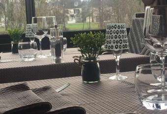 Hotel de L Oise has Balcony rooms