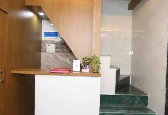 Super SleepWell Male-Female Hostel allows 18 year olds to book a room