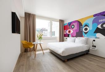 B&B HOTEL St Gallen allows 18 year olds to book a room