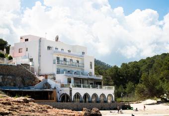 Hostal La Cig  e  a has Balcony rooms