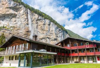 Alpine Base Hostel - Adults only allows 18 year olds to book a room