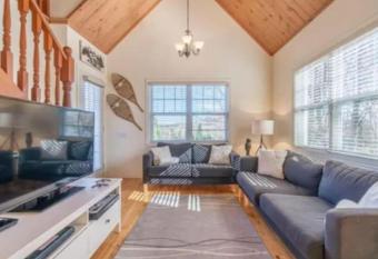 Instant Suites Luxury 3 BR Cabin with Breathtaking Views has Balcony rooms