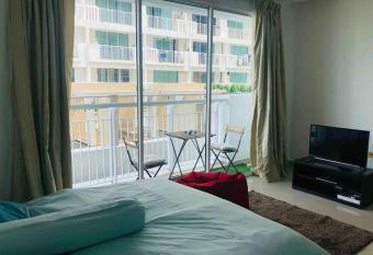 Cozy Studio Condo near The Curve & IKEA Damansara allows 18 year olds to book a room