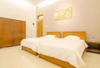 Helena Guest House has Balcony rooms