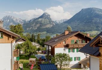 Zur Nandl has Balcony rooms