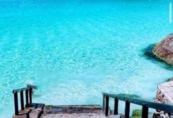 MORADA PRAIA DO FORNO,GRUTA AZUL has Balcony rooms