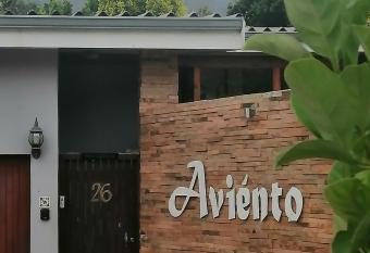 AVIENTO Guesthouse has Balcony rooms