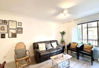 Espl  ndido Apto Junto a Puente Romano - Salamanca has Balcony rooms